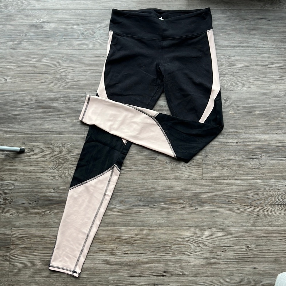 Black and pink lace Alo leggings